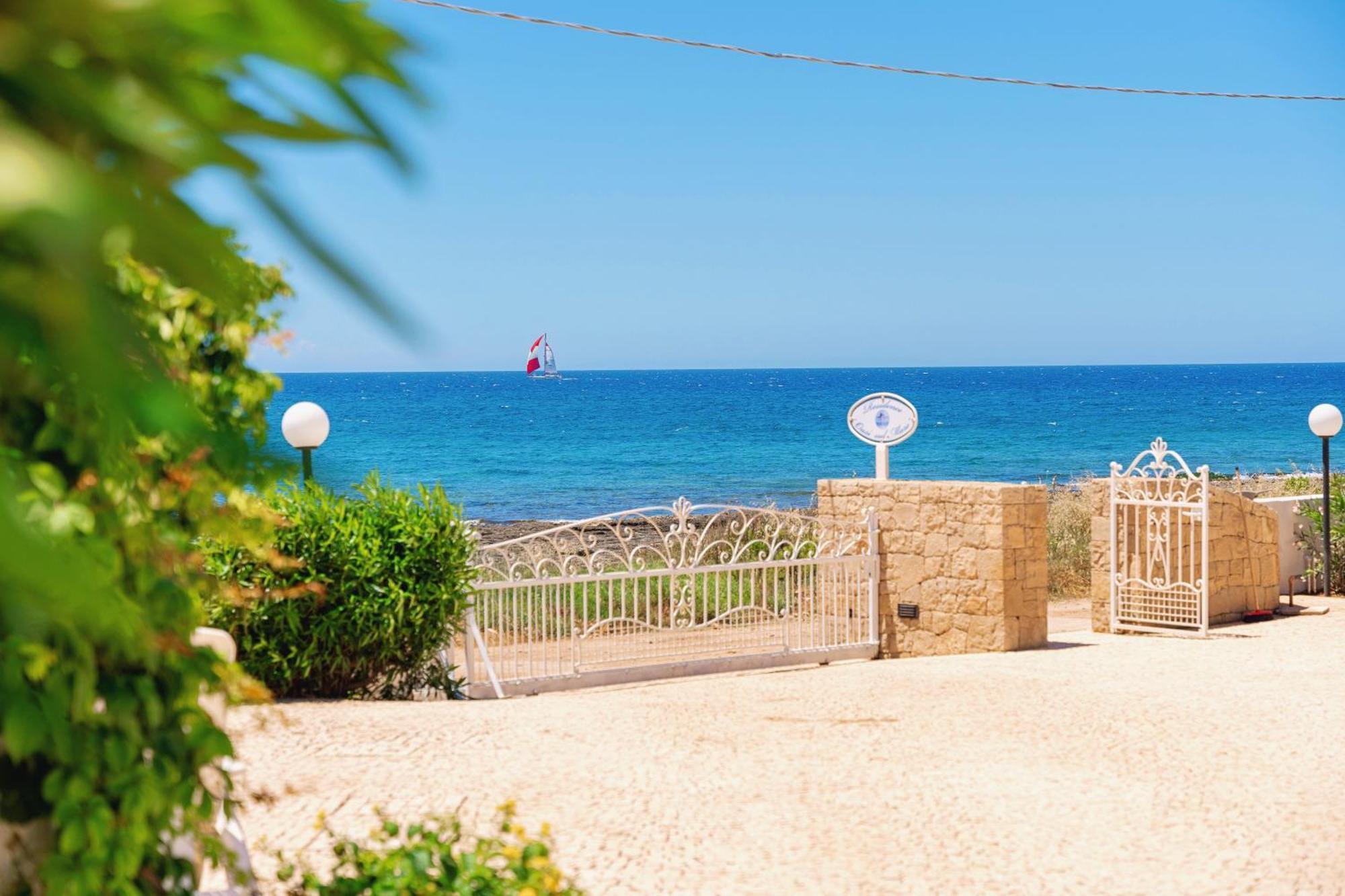 Residence Oasi Sul Mare Torre Suda Exterior foto